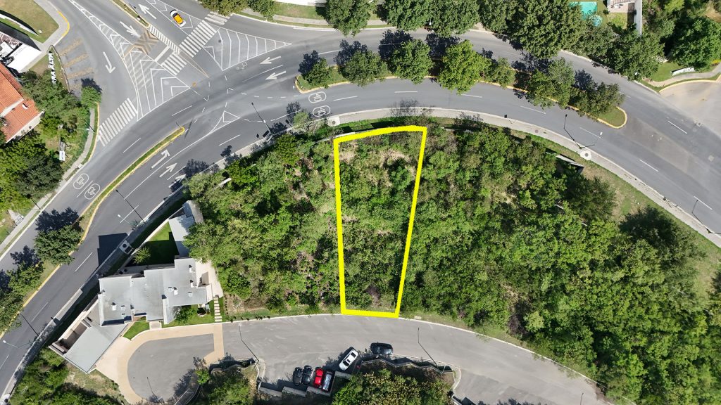 Terreno en Venta en Sierra Alta, Carr. Nacional, Mty., N.L.
